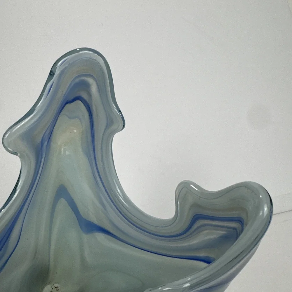 VTG Y2K Hand Blown Art Glass Swirl Vase OS Blue Green Ruffled Spiral